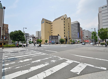 AZAMI HOUSE 上本町 各線・大阪上本町駅からシェアハウスへ向かう道の様子