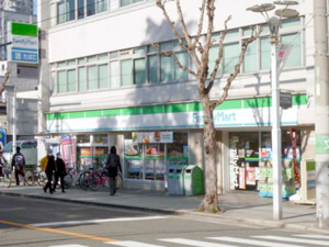 ファミリーマート 桃谷駅西店